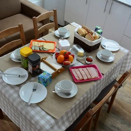 Just Проживание в семье