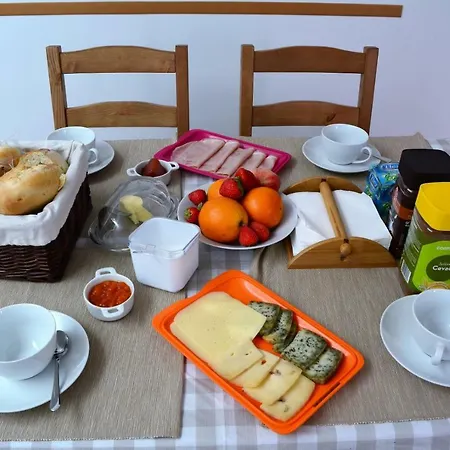 Just * Каштру-Лаборейру