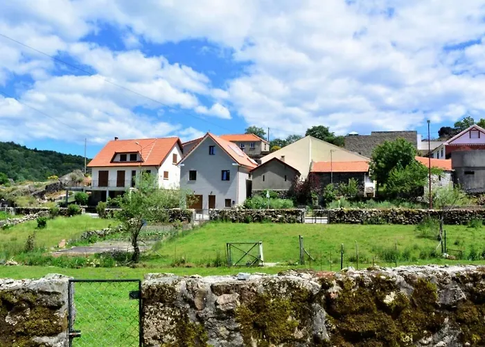 Just * Castro Laboreiro